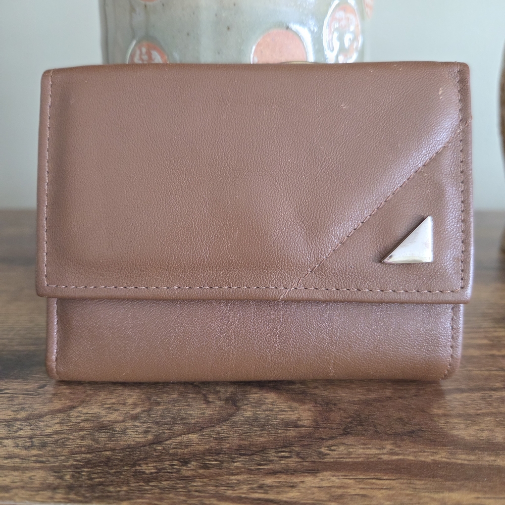 Rolfs Brown Leather Women's Wallet with Silver Triangle Accent